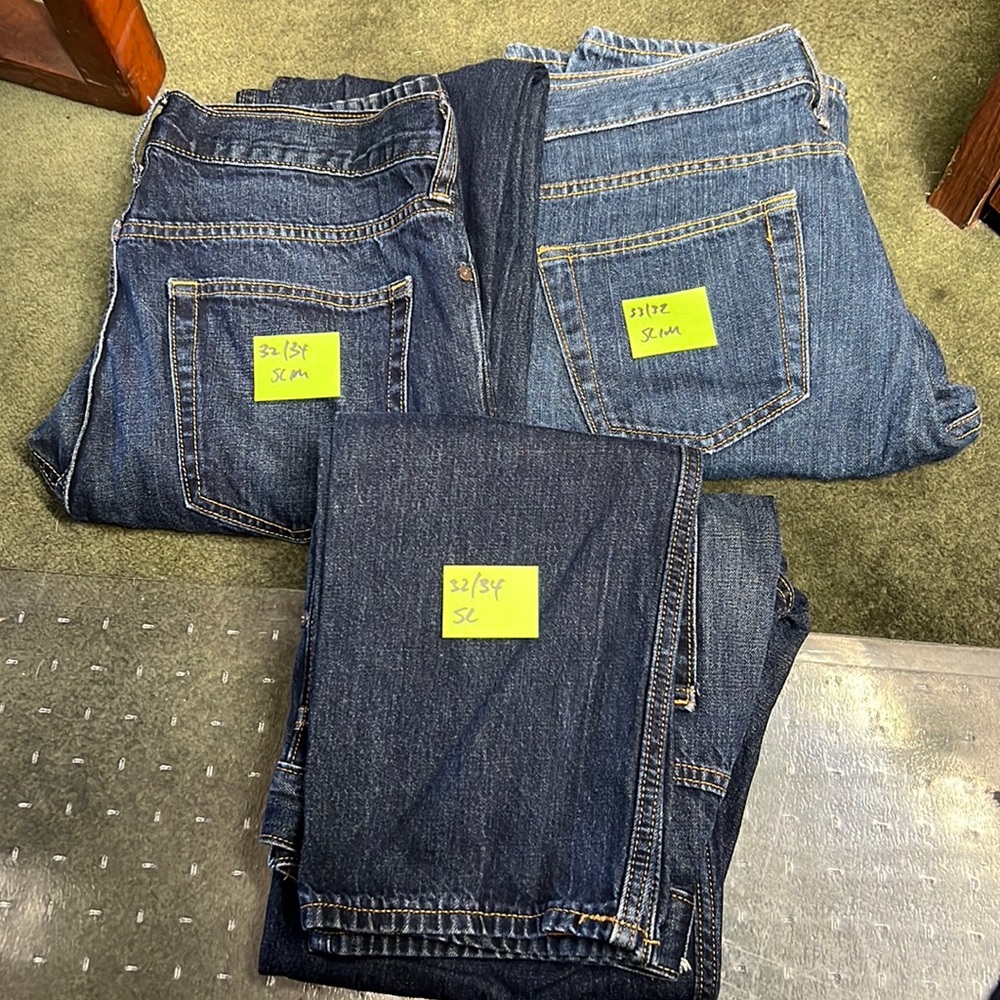 3x Old Navy Slim Blue Jeans - 2x 32x34, 1x 33x32 lightly warn, in great shape